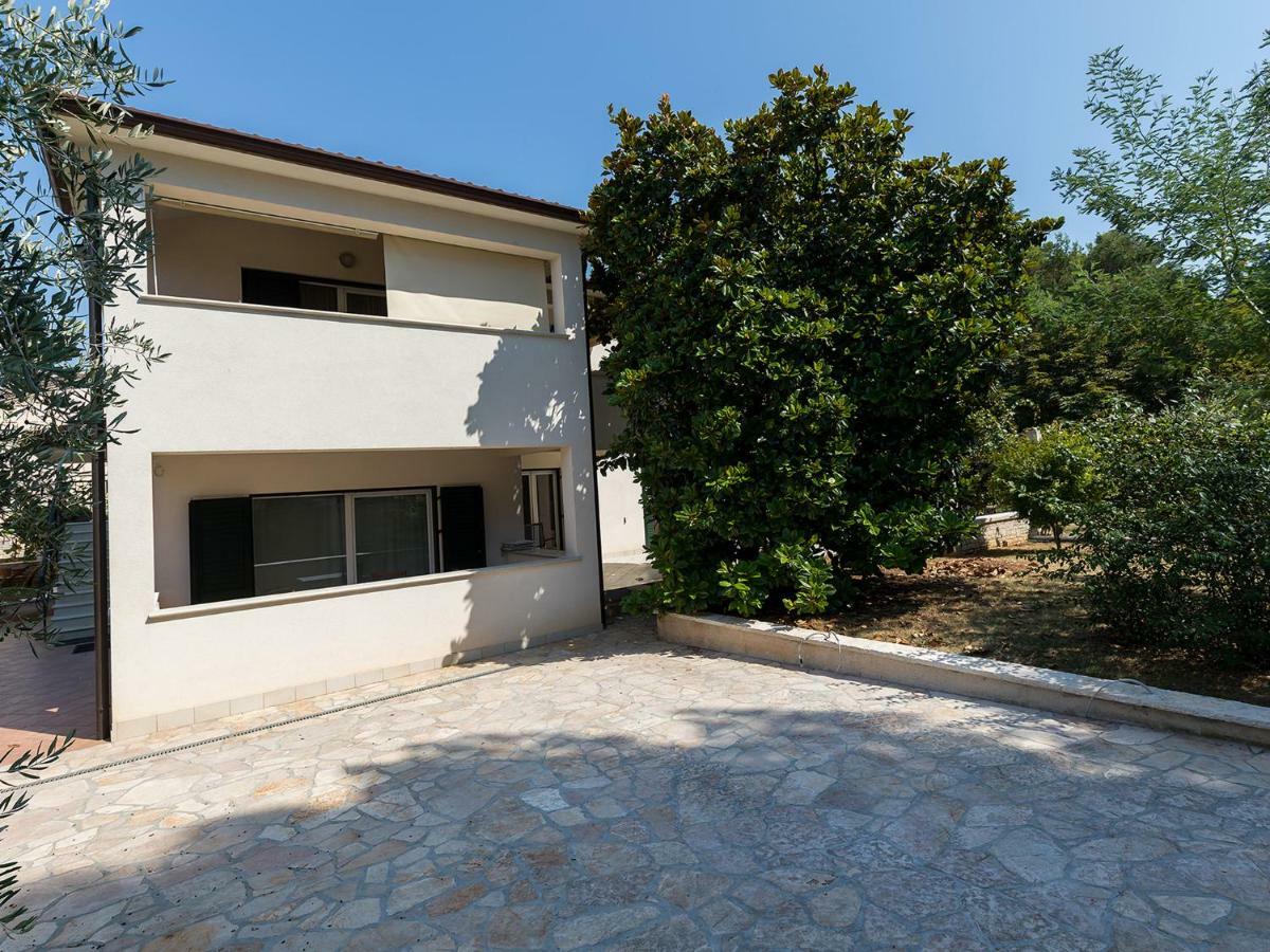 Magnolia - Modern Apartment Near City Center And Sea Poreč Buitenkant foto